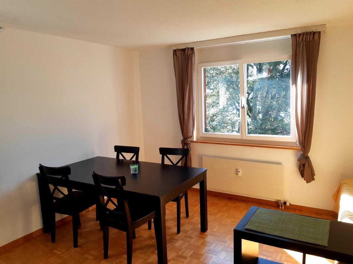Apartment 2,5 Zimmer im Ferienhaus Damian Braunwald Zimmer foto